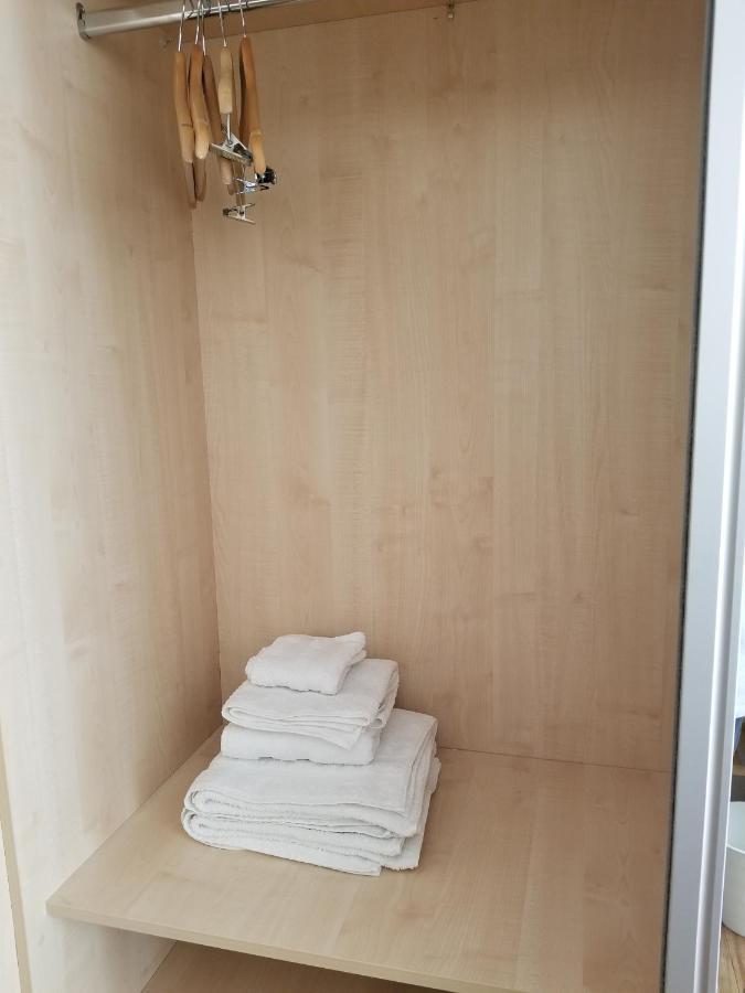 London Luxury Apartment 4 Bedroom Sleeps 12 People With 4 Bathrooms 1 Min Walk From Station Wanstead Exterior foto