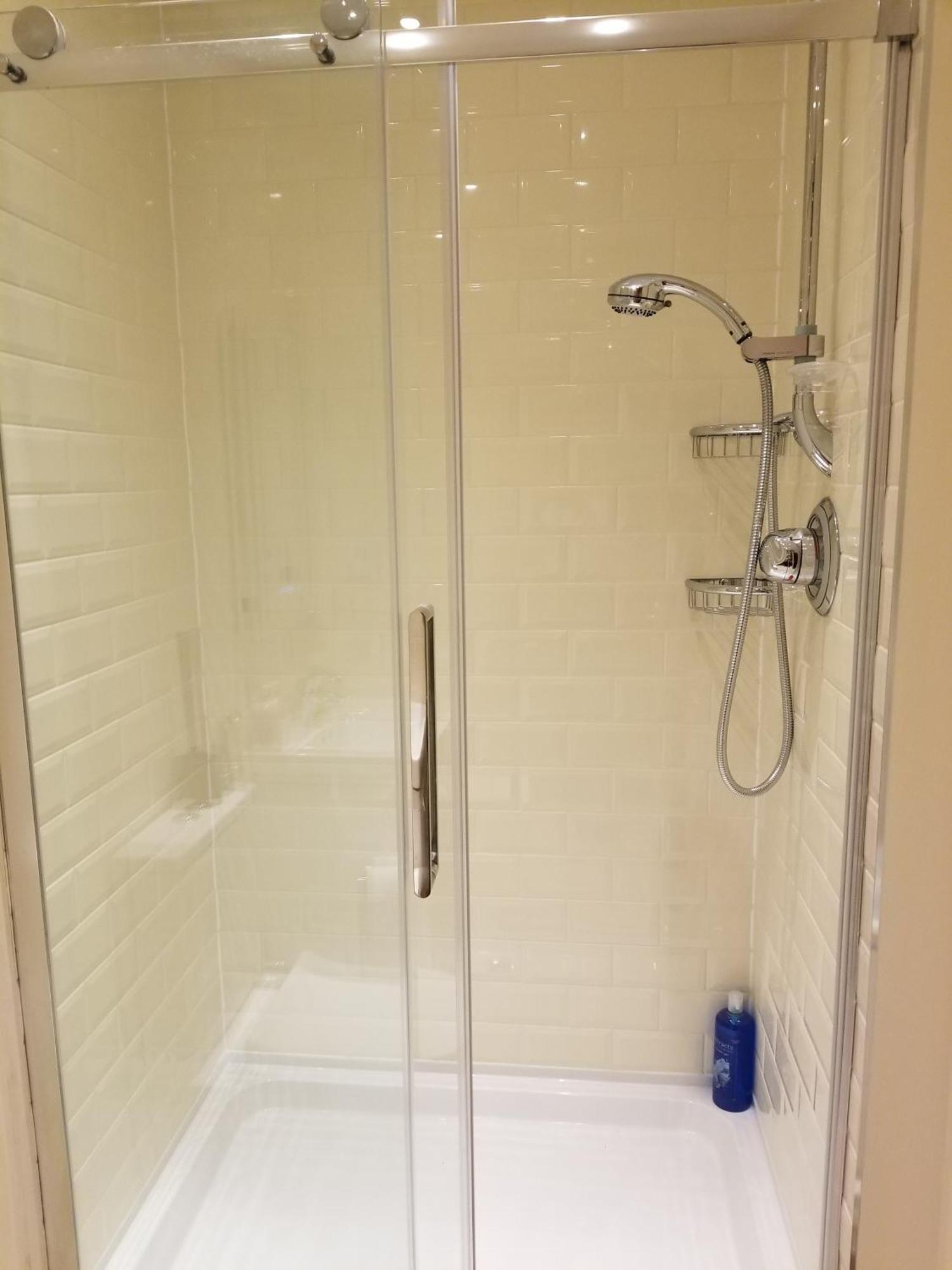 London Luxury Apartment 4 Bedroom Sleeps 12 People With 4 Bathrooms 1 Min Walk From Station Wanstead Exterior foto
