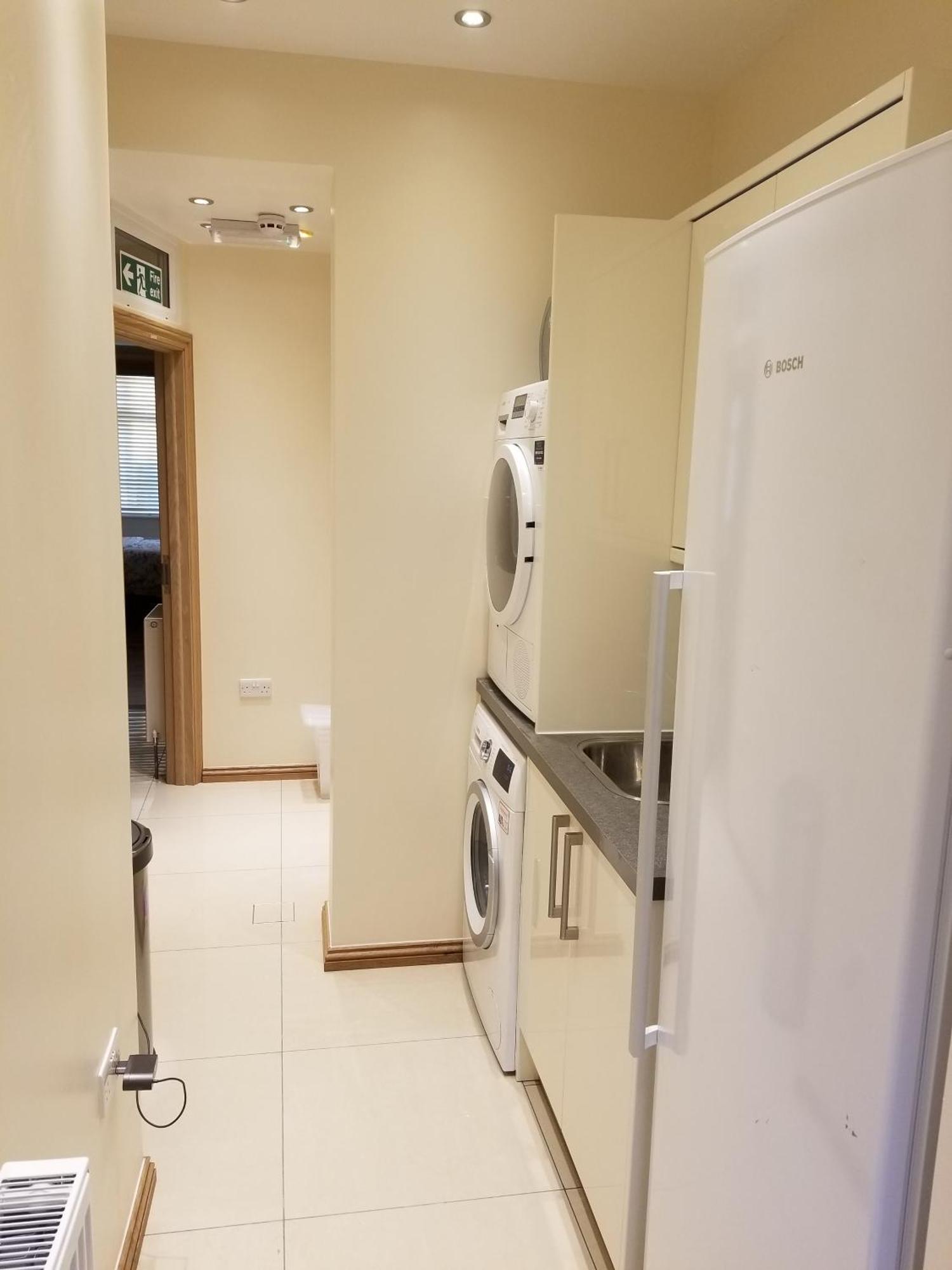 London Luxury Apartment 4 Bedroom Sleeps 12 People With 4 Bathrooms 1 Min Walk From Station Wanstead Exterior foto